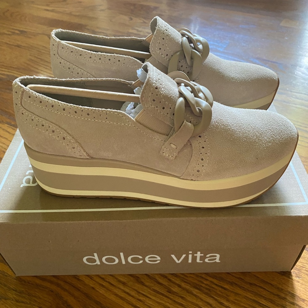 NWT Dolce Vita Jhenee Perf Sand Nubuck Size 7 M
